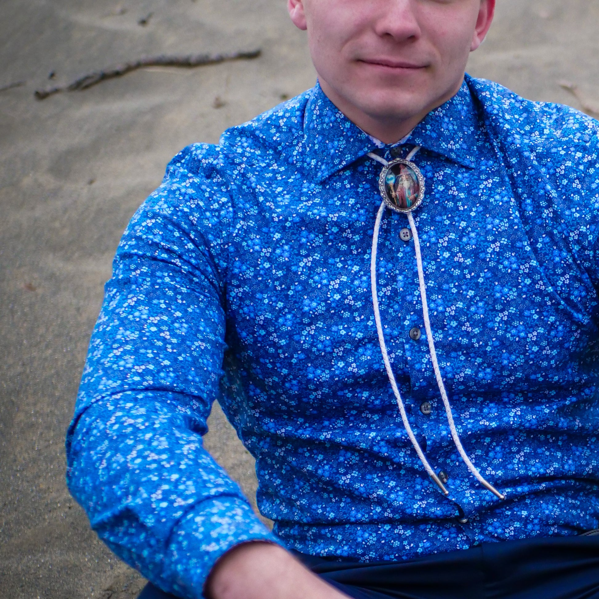 Is it appropriate to wear a bolo tie?